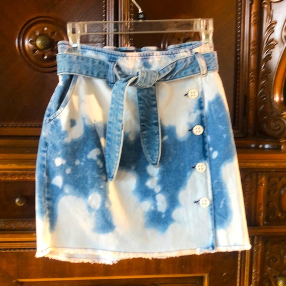 NWT Urban Outfitters BDG Bleached denim mini skirt. - Picture 2 of 10